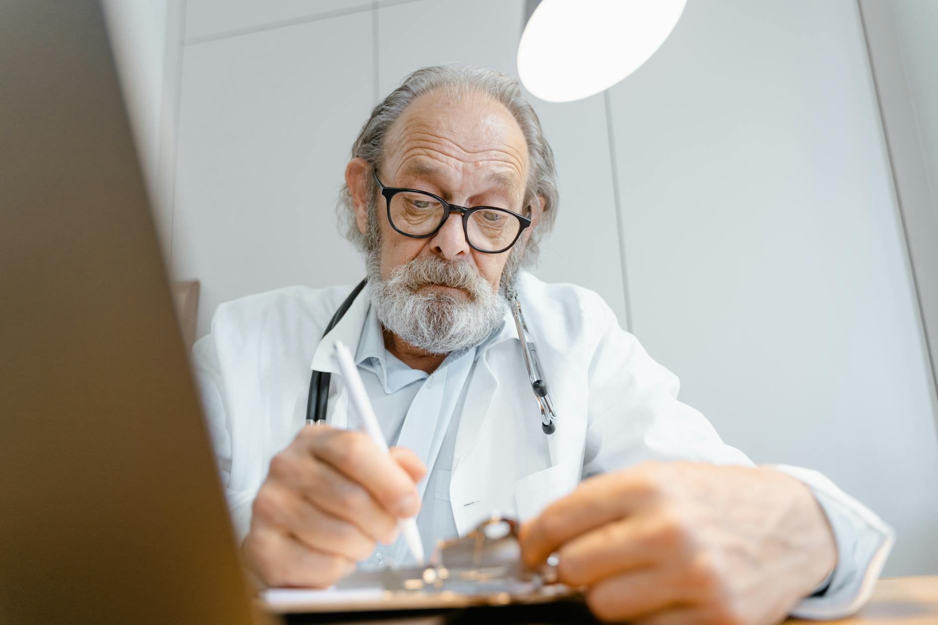 Medicare Savings Programs for Low-Income Seniors - photo by Tima Miroshnichenko on Pexels
