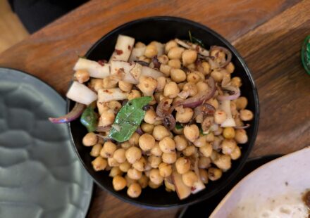 Chickpeas in a bowl, a high vitamin B6 food