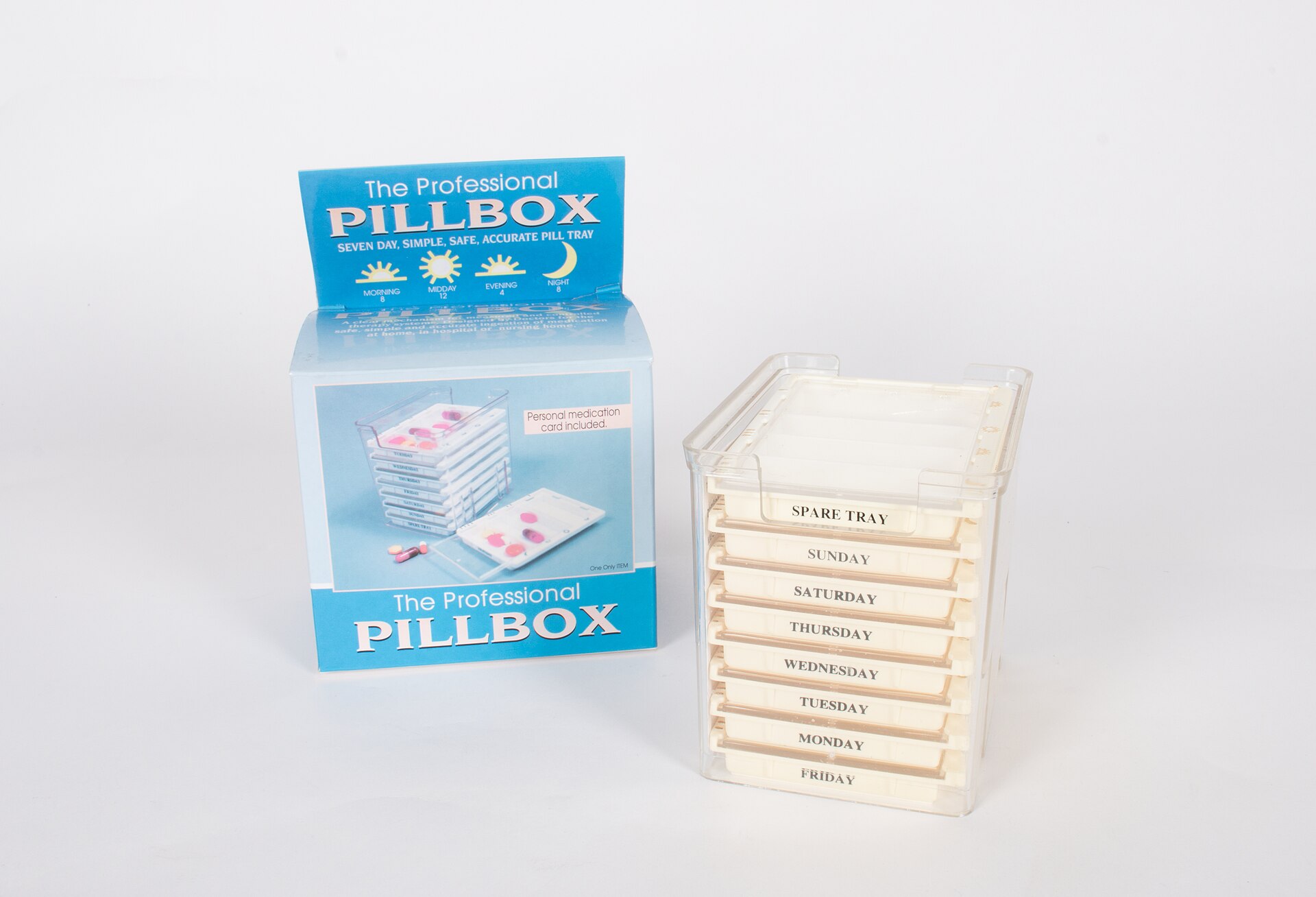 Pill organizer with daily compartments